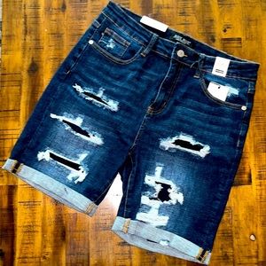 NWT JUDY BLUE Bermuda Distressed Shorts